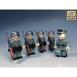 Officier Allemand avec 4 soldats